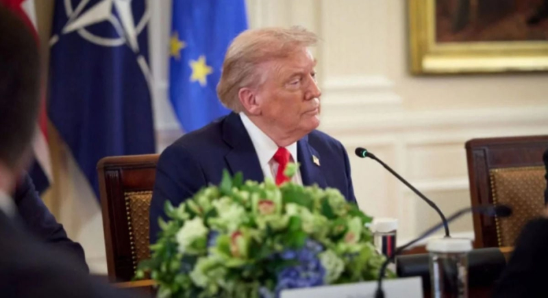 Трамп ответил на вопрос, что произойдет, если Зеленский откажется от мирного плана США