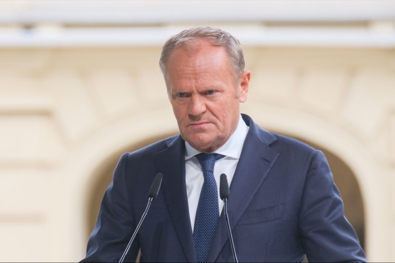 Туск потребовал ответа о происхождении мирного плана