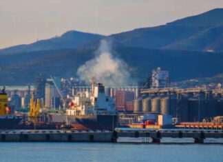 Удар по флоту: спутник раскрыл серьезные повреждения корабля РФ в Новороссийске