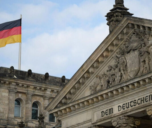 Германия ужесточает правила: беженцы из Украины столкнутся с сокращением социальных выплат