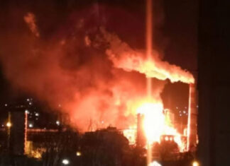 Атака на Туапсе: морские дроны нанесли удар по черноморскому порту России