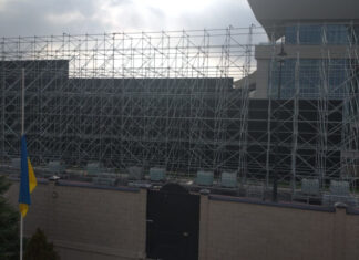 Скандал в Бишкеке: Власти Кыргызстана скрыли посольство Украины перед визитом Путина