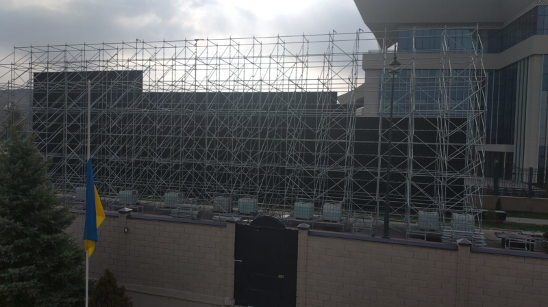 Власти Кыргызстана скрыли посольство Украины