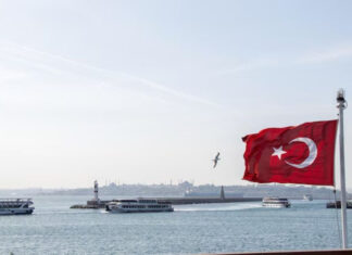 Война в море: Российский БПЛА атаковал турецкое судно в Черном море