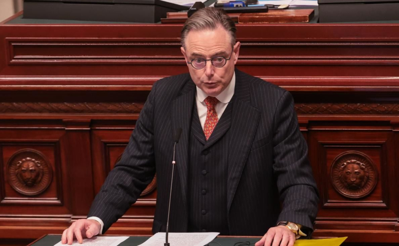 ЕС пригрозил премьеру Бельгии судьбой Орбана, если он откажется от конфискации активов РФ