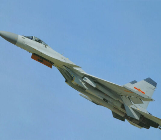 Опасное противостояние в небе: Китайские истребители спровоцировали военный инцидент у берегов Окинавы