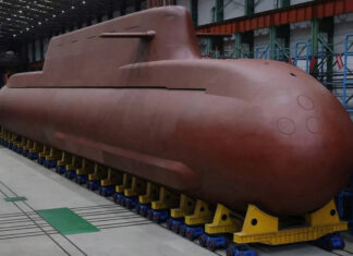 Ким Чен Ын представил «фантомную» атомную субмарину: эксперты раскрыли подозрительные детали