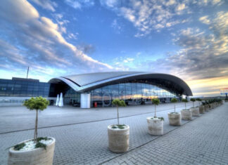 Экстренное закрытие аэропортов: Польша мобилизовала ПВО из-за массированной атаки РФ