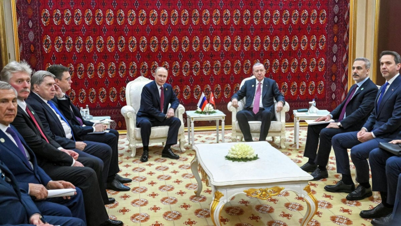 Путин показательно ответил на предложение Эрдогана по Украине, атаковав турецкий корабль в Черноморске