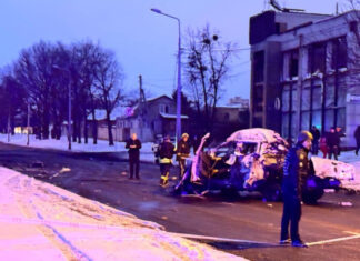 Российский авиаудар по трассе Харькова: два погибших и раненый младенец