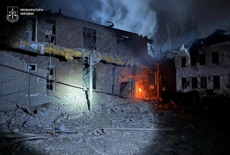 Последствия обстрела мирных городов Украины