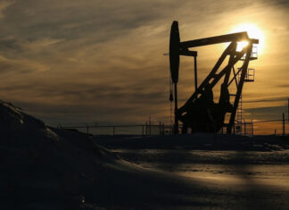 Обвал цен на нефть: как санкции подрывают экономику России