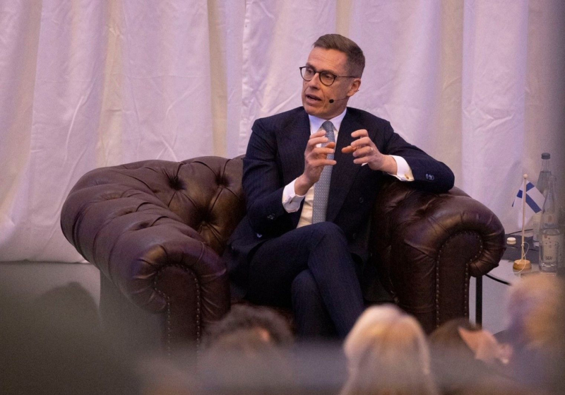 Стубб отменил визит в США и летит на переговоры в Берлин из-за