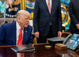 Трамп провел экстренные переговоры с Путиным накануне встречи с Зеленским