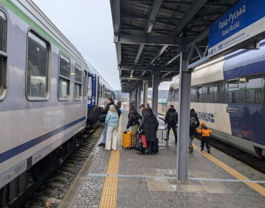 Массированный удар по инфраструктуре: «Укрзалізниця» экстренно меняет маршруты после ночной атаки РФ