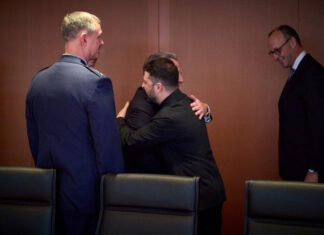 Германия подключается к мирным переговорам по Украине: Европа впервые войдет в диалог США и Киева