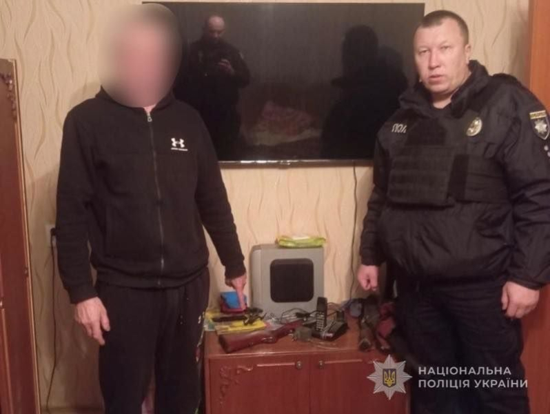 В Сумах мужчина открыл огонь по людям из ружья – ранены четверо детей