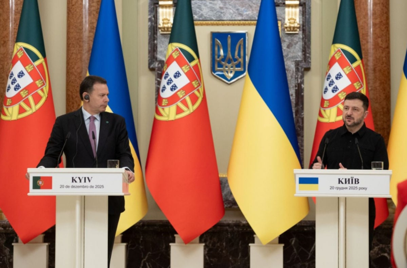 Зеленский ответил на слова Арахамии о том, что мирное соглашение будет "либо плохим, либо его не будет"