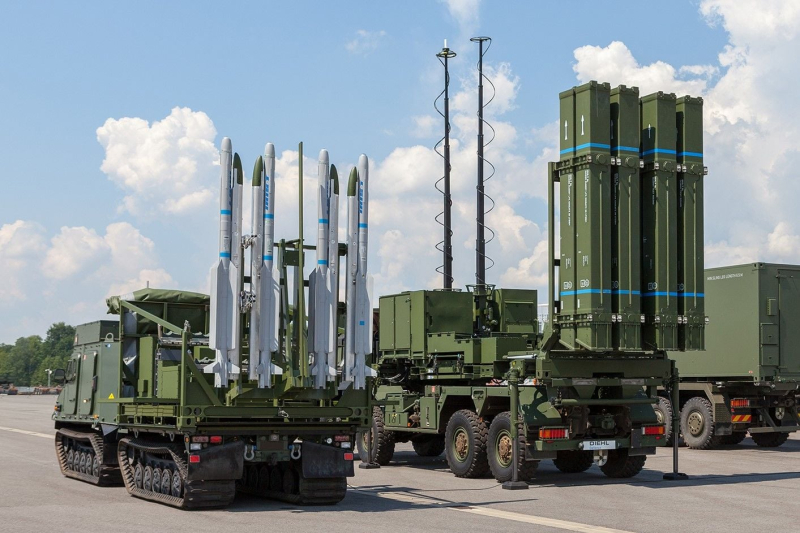 Зрелищное попадание ракеты ЗРК IRIS-T SLS ВСУ в российский Shahed-136 показали на видео