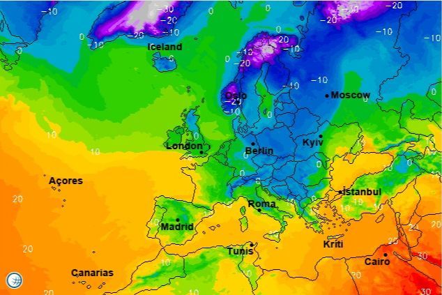 Опасный циклон надвигается: Украину накроют ледяной дождь и гололедица