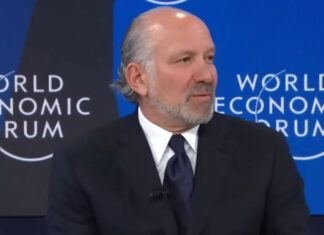 Министр торговли США устроил скандал на ужине в Давосе агрессивной риторикой