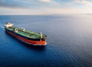 Британия предложила финансировать Украину за счет конфискованной российской нефти