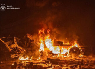 Зеленский призвал мир ускорить помощь после массированной атаки России на Украину