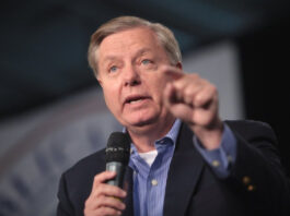 Линдси Грэм раскрыл правду о протестах в Иране вопреки заявлениям Тегерана