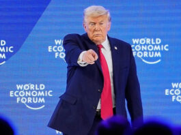 Трамп предупредил Иран: армада кораблей готова к немедленному вмешательству