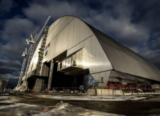 Энергетики предотвратили ядерную угрозу: ЧАЭС спасена после ночной атаки России