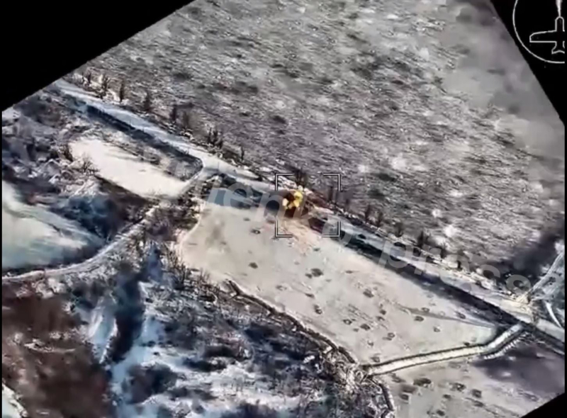 Удар HIMARS по российской колонне