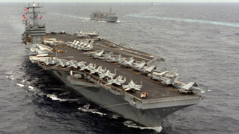 США перебрасывают к Ирану авианосец в ожидании решения Трампа
