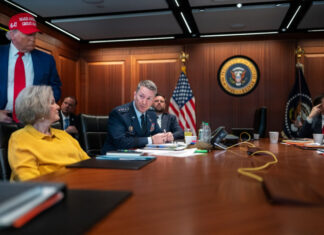 Белый дом готовит военные сценарии против Ирана на фоне массовых протестов