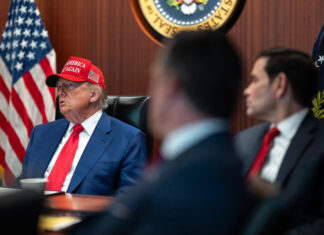 Трамп на грани войны: как дипломатия остановила удар по Ирану