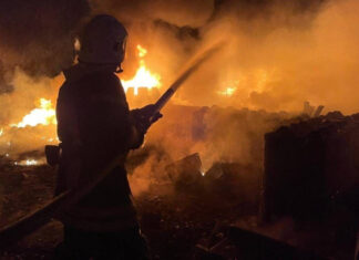 Варварский удар: российские дроны атаковали больницу и роддом в Харькове