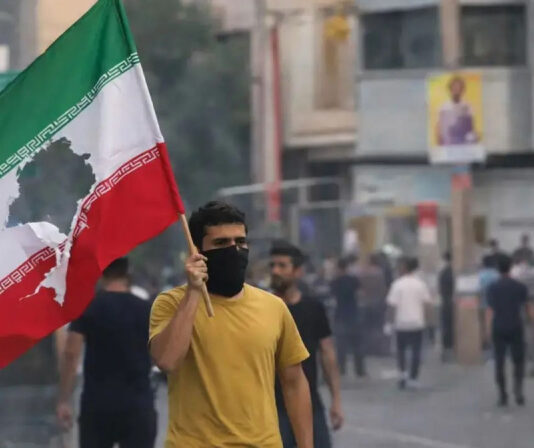 Падение режима аятолл: между хаосом и надеждой на перемены