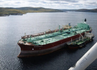 Нефтяной маневр: Индия готовится свернуть сделки с Россией ради сближения с США