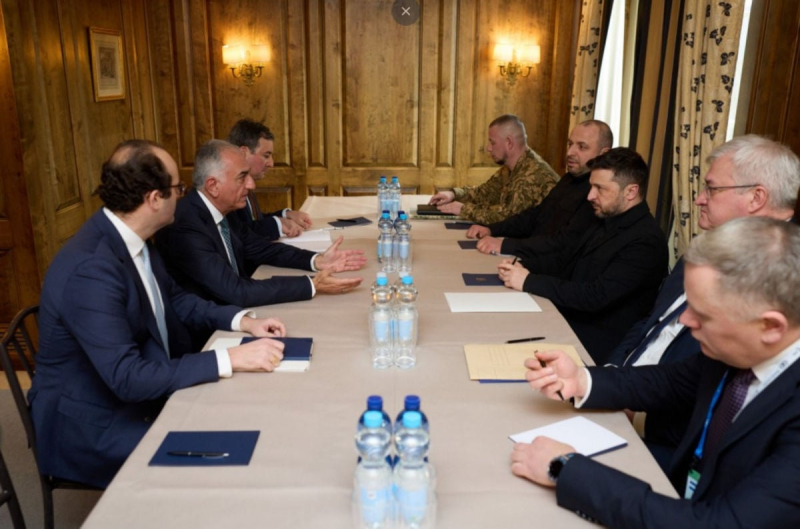 Зеленский и принц Пехлеви на встрече в Мюнхене