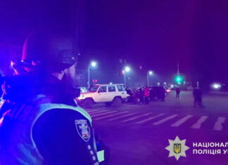 Теракт в Николаеве: на АЗС взорвались полицейские автомобили с правоохранителями