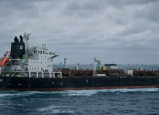 Российский танкер рискует пробить топливную блокаду Кубы вопреки угрозам США