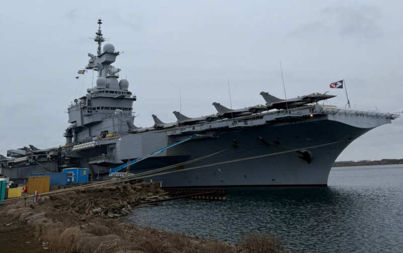 Российский беспилотник подкрался к единственному авианосцу Франции и поплатился