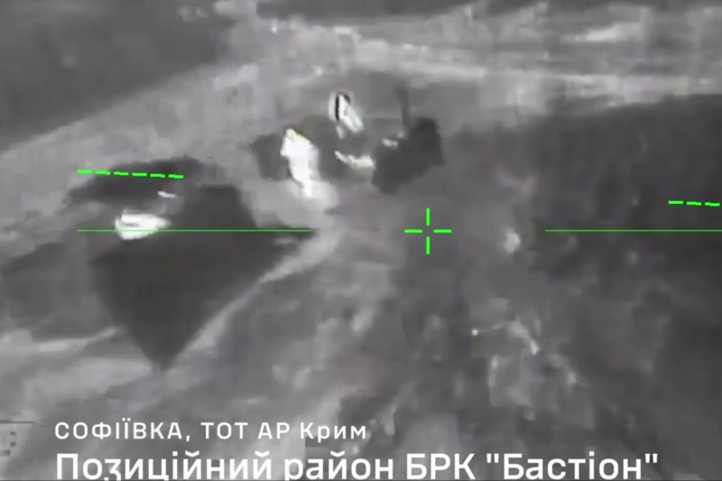 ССО дроном FP-2 уничтожили дивизион "Бастион" в Крыму: опубликовано видео ночных ударов