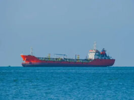 Танкер с российской нефтью исчез из-за блокады Кубы в Атлантике