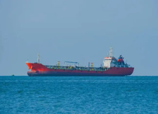 Танкер с российской нефтью исчез из-за блокады Кубы в Атлантике