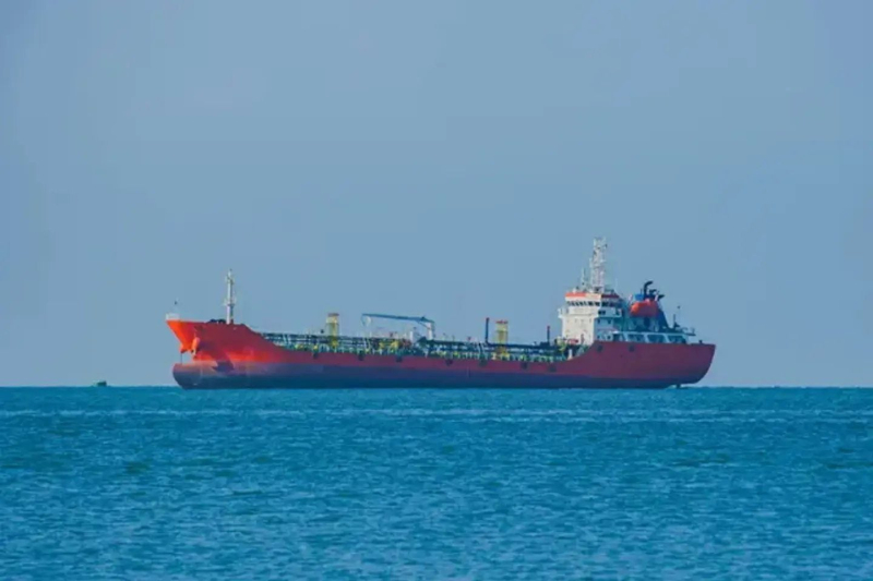 Танкер с российской нефтью не дошел до Кубы