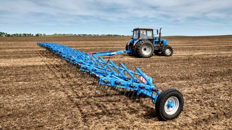 В России заканчиваются трактора и комбайны, что может привести к новым проблемам у россиян, – СВР