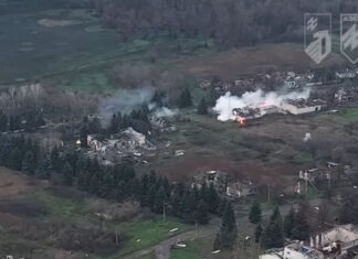 Под Добропольем: Интербатальон ‘Азова’ разгромил российскую группировку и взял 18 оккупантов в плен