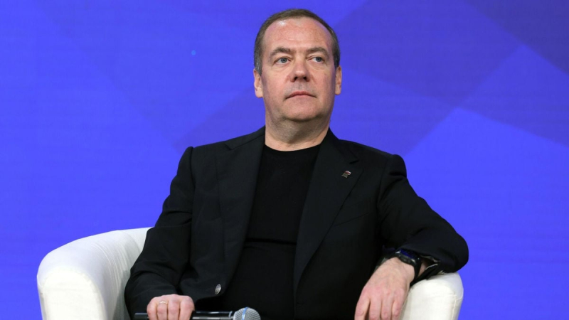 Медведев пригрозил Трампу войной и сделал честное признание об Украине