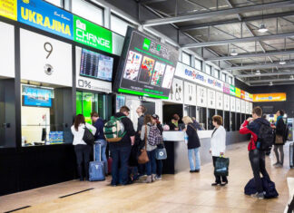 Окамура предупредил: Автобусы из Украины превращают Чехию в «проходной двор»