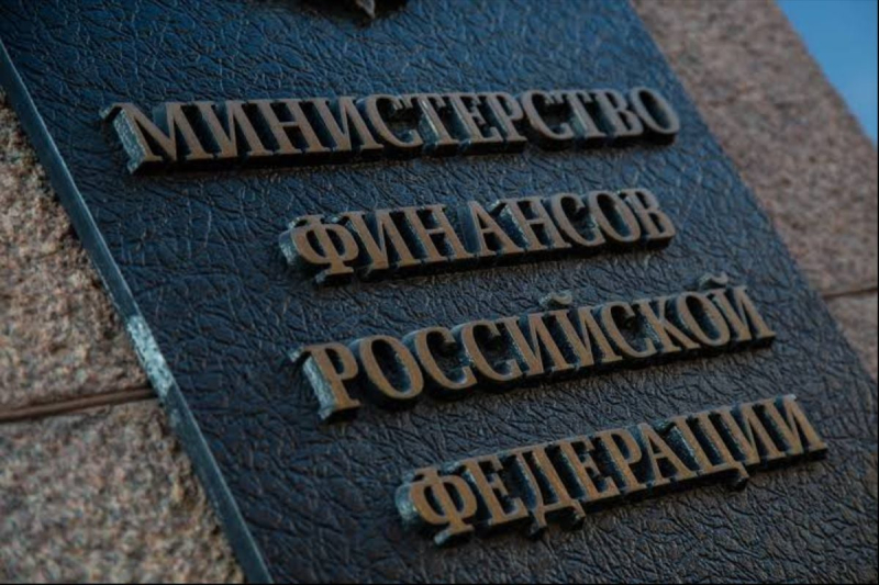 Экономика РФ входит в долговую петлю: Кремль затыкает бюджетную дыру новыми займами